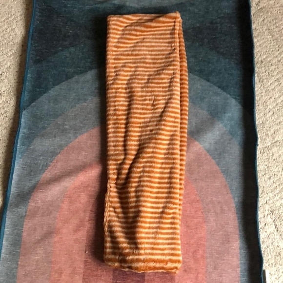 Anthropologie Soft Textured Infinity Scarf - Picture 3 of 7